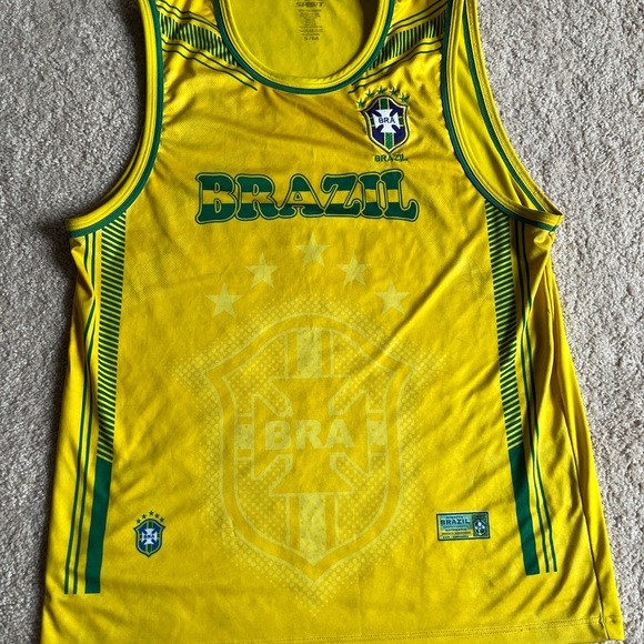 Men’s Yellow Sleeveless Brazil Soccer Jersey - Picture 1 of 2